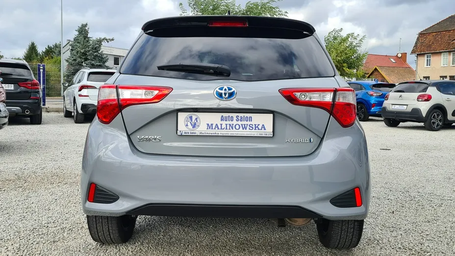 TOYOTA Yaris -