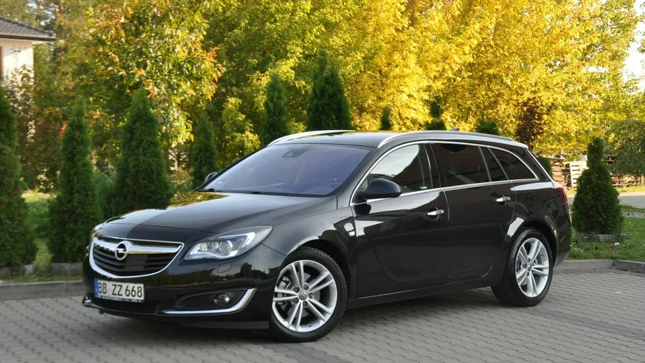 OPEL Insignia -