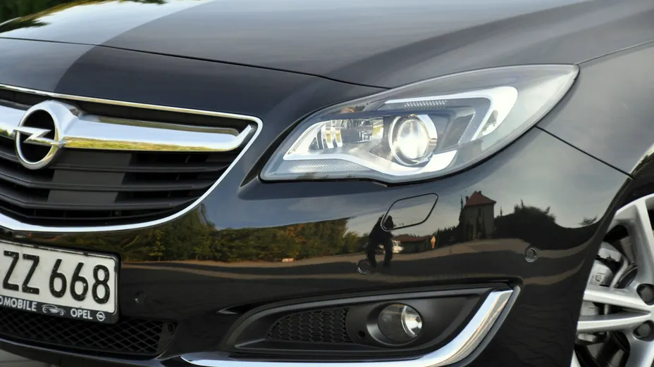 OPEL Insignia -