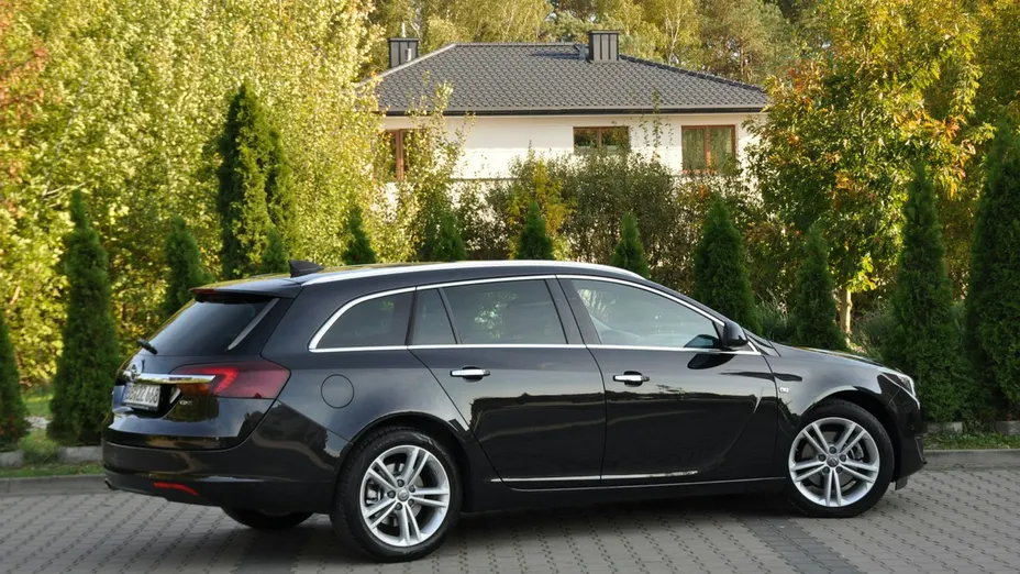 OPEL Insignia -