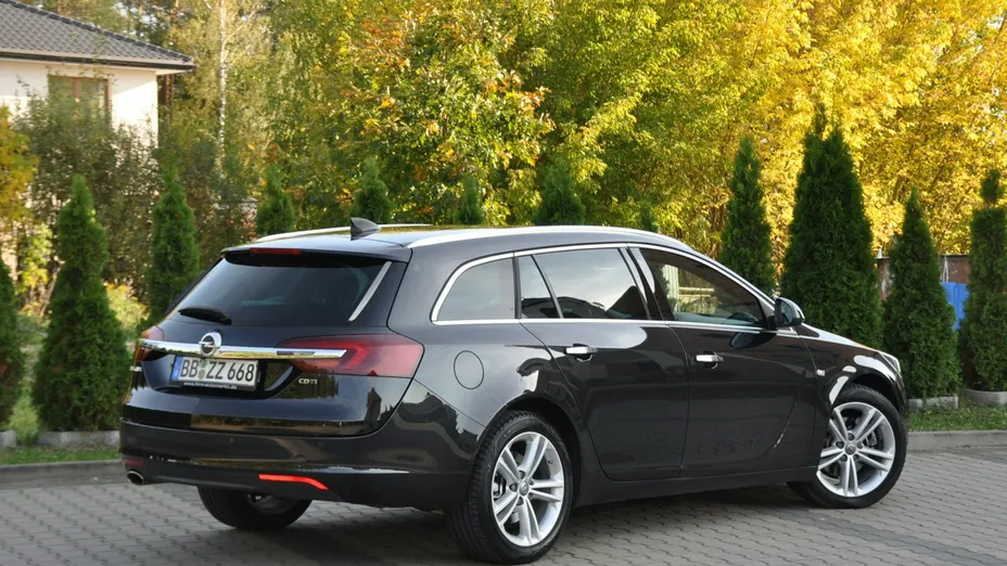 OPEL Insignia -