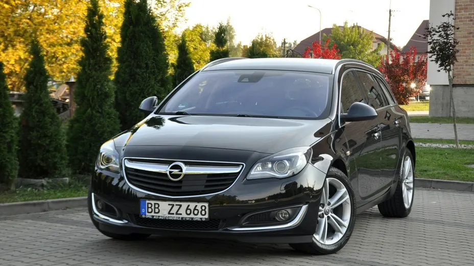OPEL Insignia -