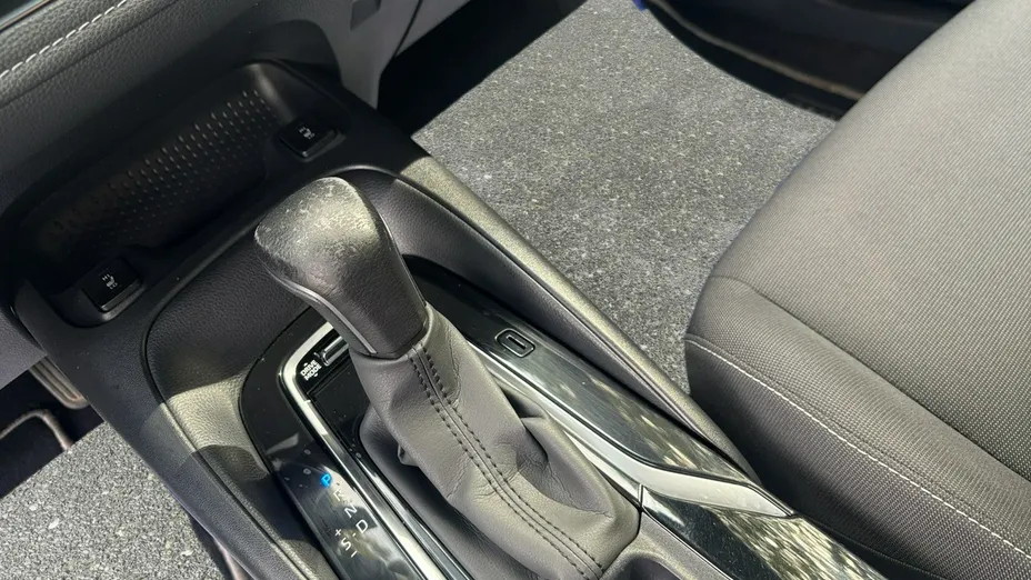 TOYOTA Corolla -