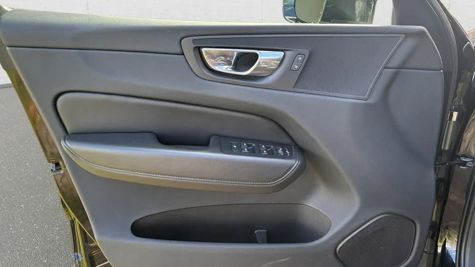 VOLVO XC60 -