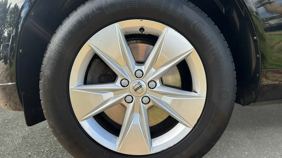 VOLVO XC60 -
