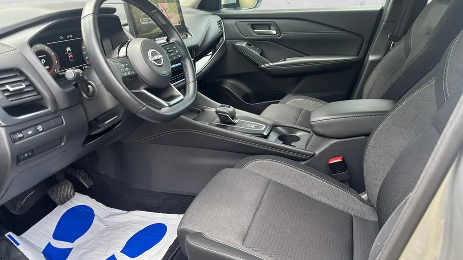 NISSAN Qashqai -