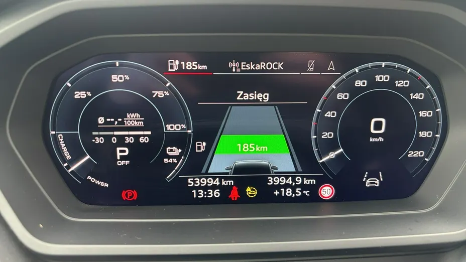 AUDI Q4 e-tron -