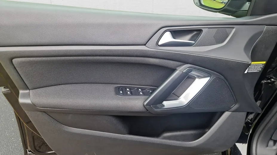 PEUGEOT 308 -