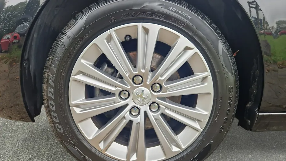 PEUGEOT 308 -