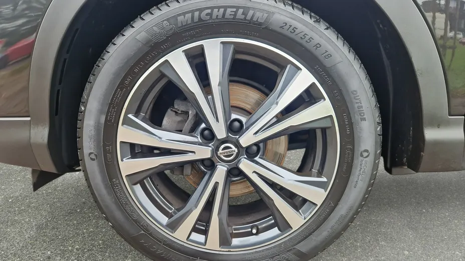 NISSAN Qashqai -