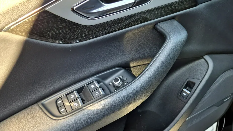 AUDI Q7 -