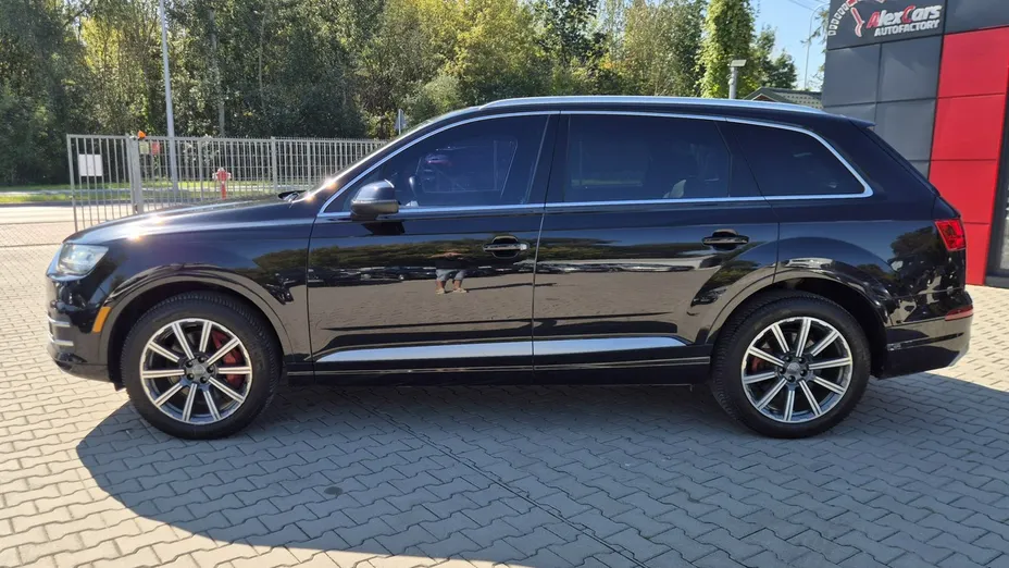 AUDI Q7 -