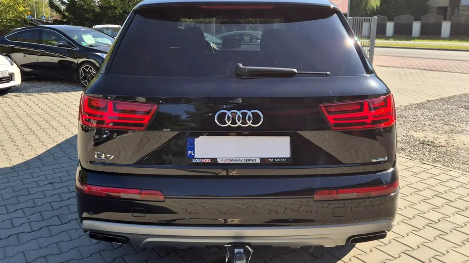 AUDI Q7 -