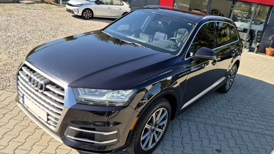 AUDI Q7 -
