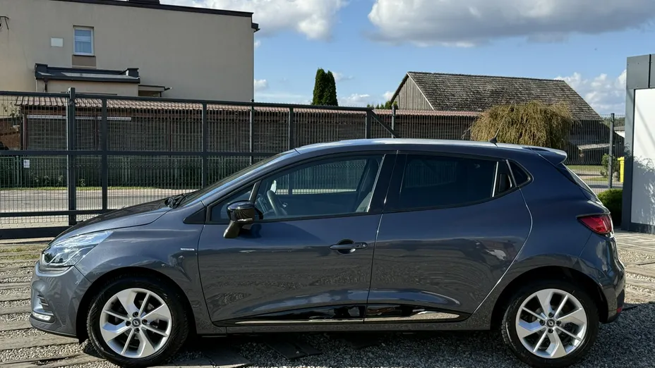 RENAULT Clio -