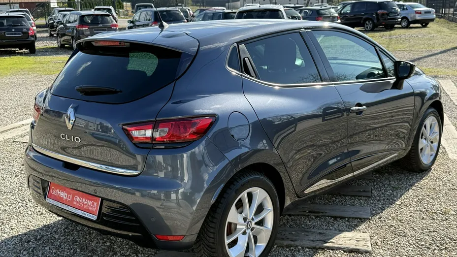 RENAULT Clio -
