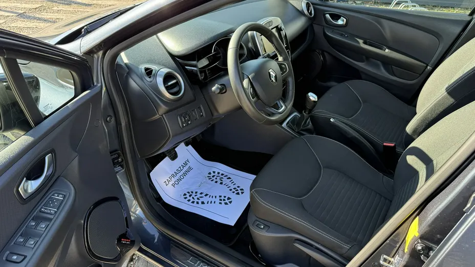RENAULT Clio -