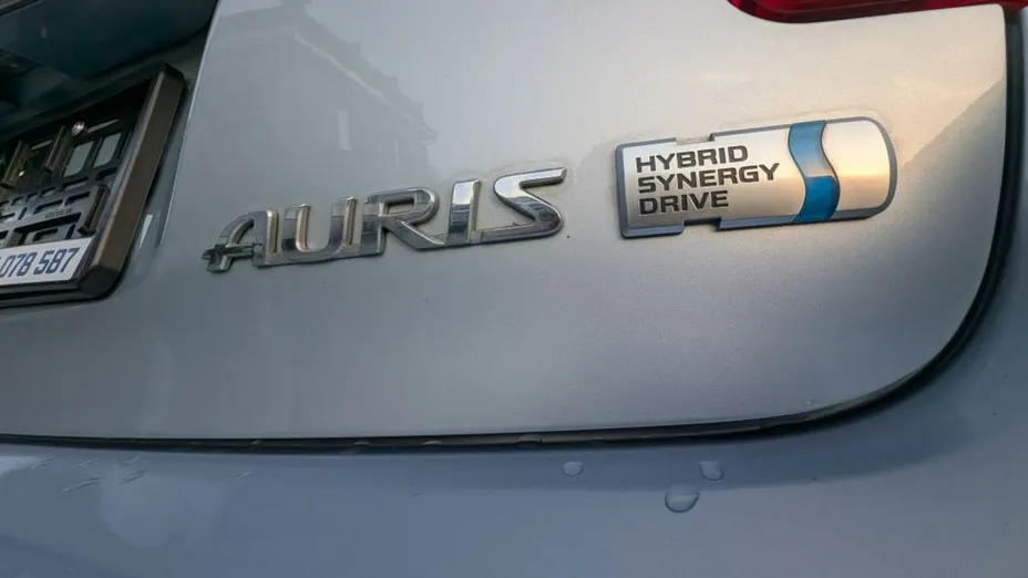 TOYOTA Auris -