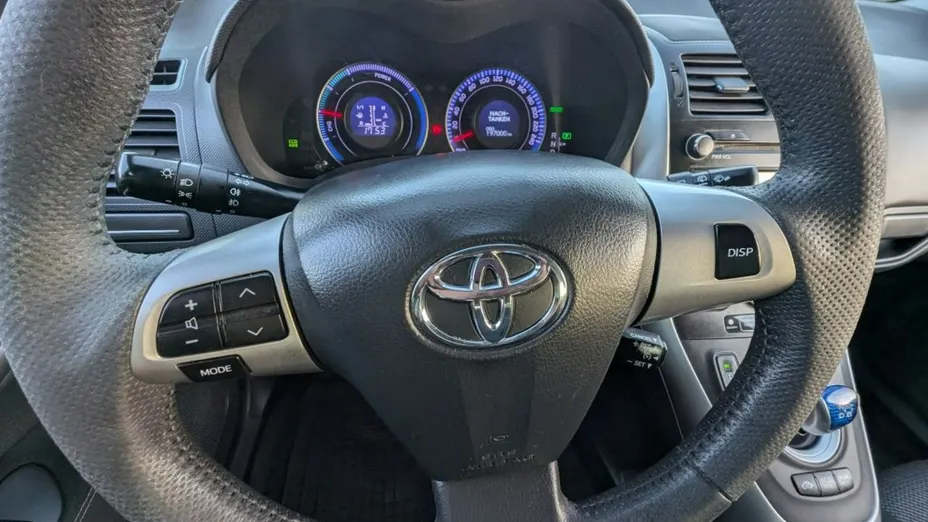 TOYOTA Auris -