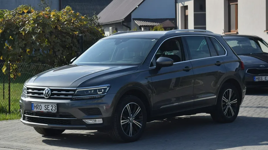 VOLKSWAGEN Tiguan -