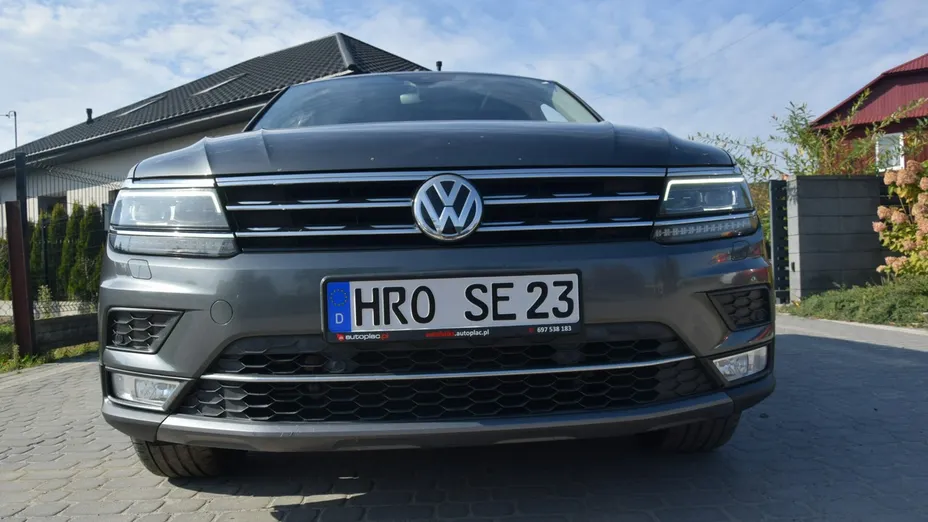 VOLKSWAGEN Tiguan -