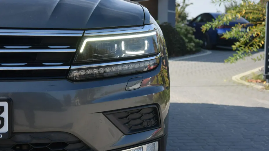 VOLKSWAGEN Tiguan -