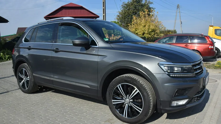 VOLKSWAGEN Tiguan -