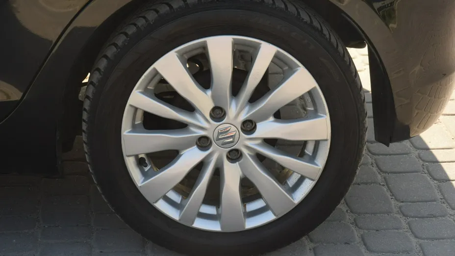SUZUKI Swift -