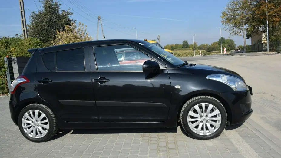 SUZUKI Swift -
