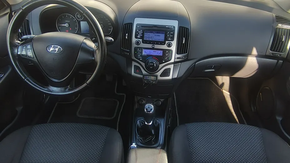 HYUNDAI i30 -