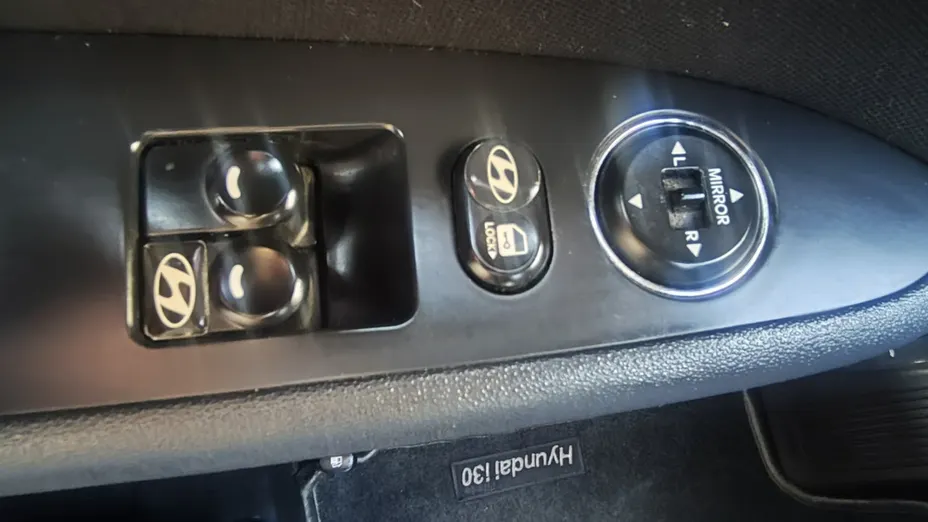 HYUNDAI i30 -