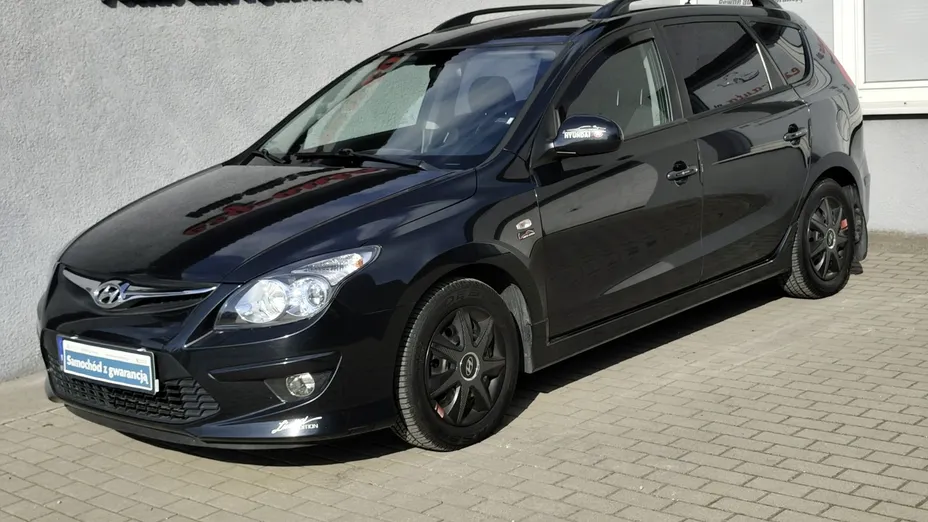HYUNDAI i30 -