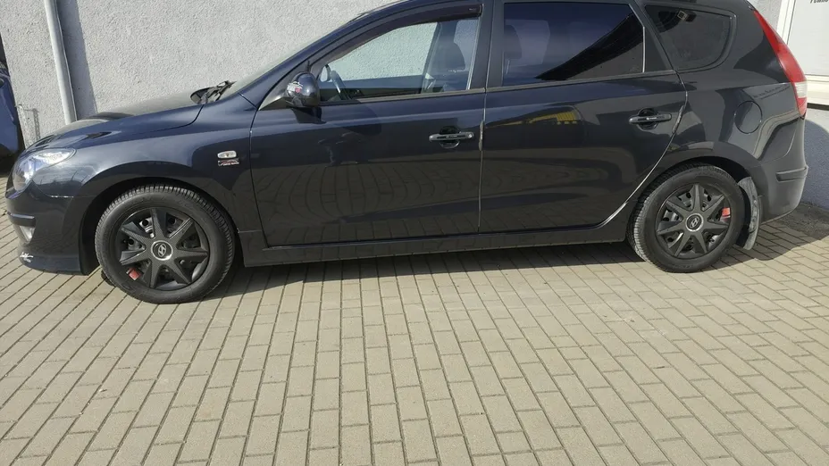 HYUNDAI i30 -