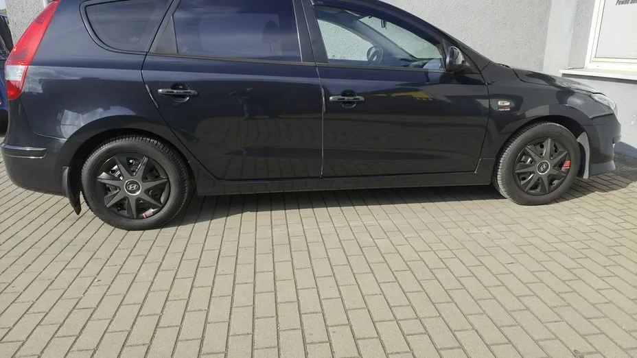 HYUNDAI i30 -