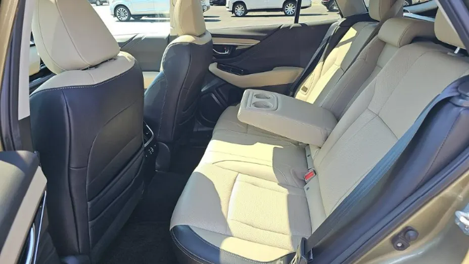 SUBARU Outback -