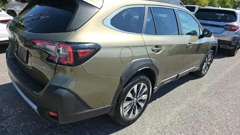SUBARU Outback -