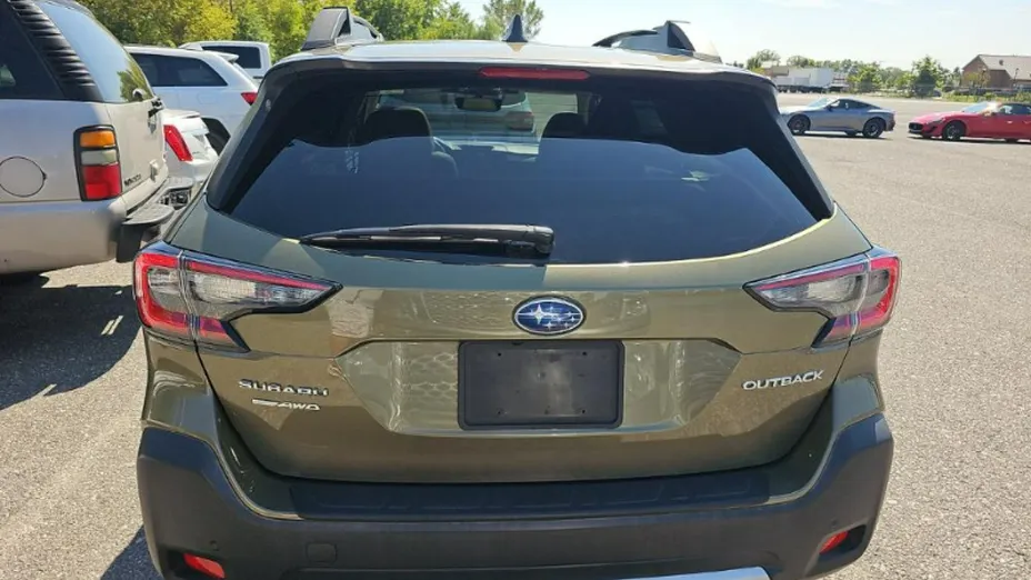 SUBARU Outback -