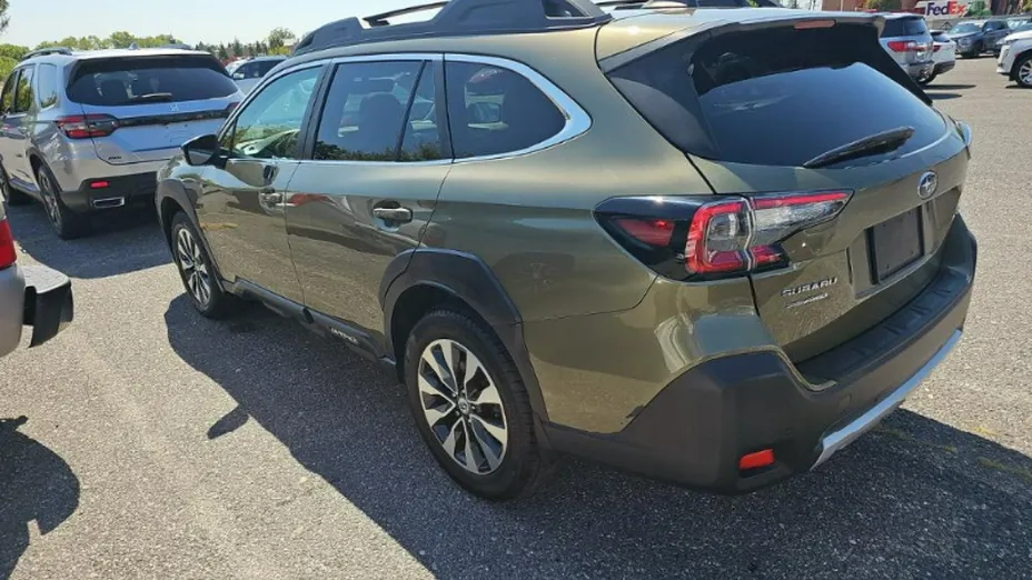 SUBARU Outback -