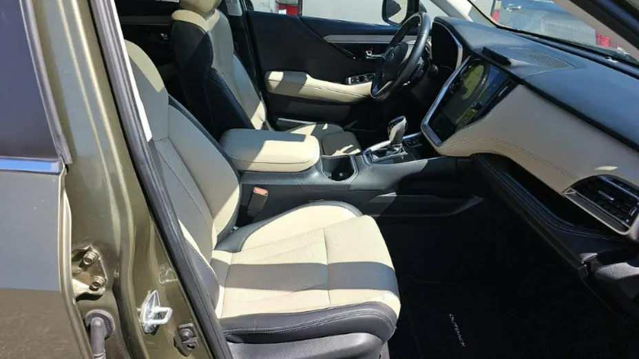 SUBARU Outback -