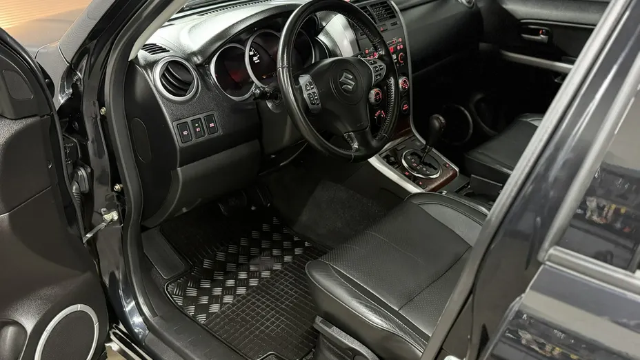 SUZUKI Grand Vitara -
