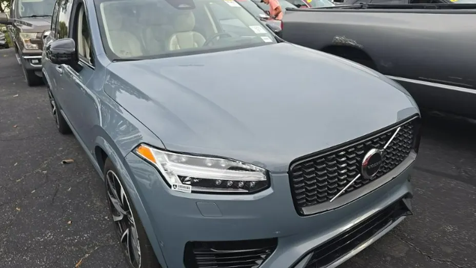 VOLVO XC90 -