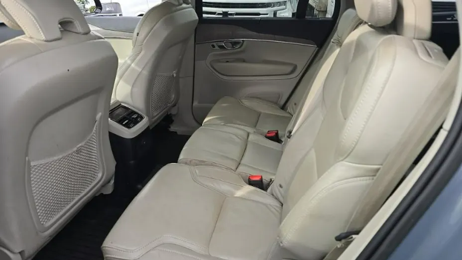 VOLVO XC90 -