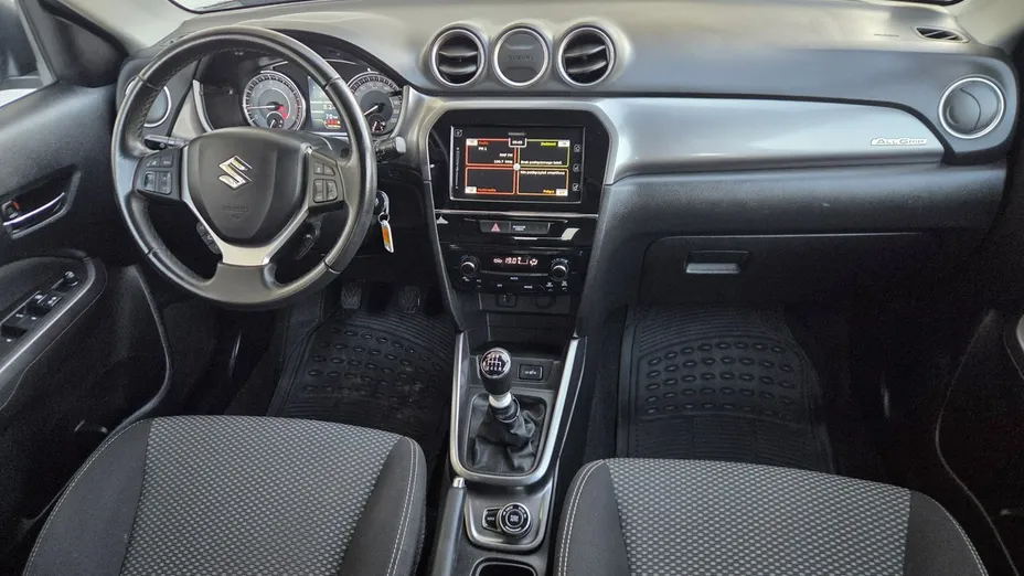 SUZUKI Vitara -