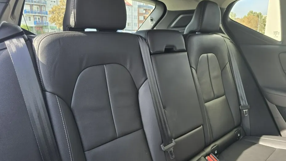 VOLVO XC40 -