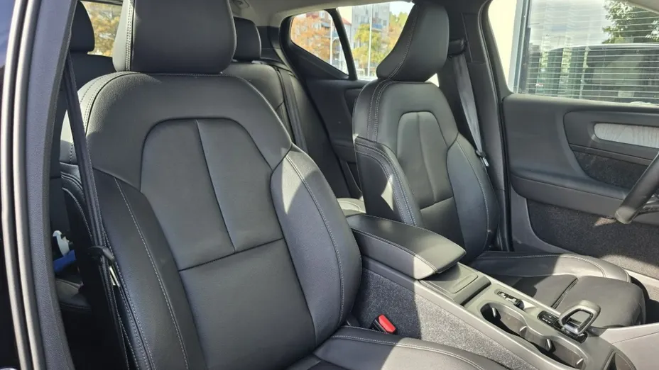 VOLVO XC40 -