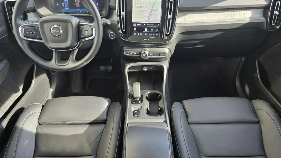 VOLVO XC40 -