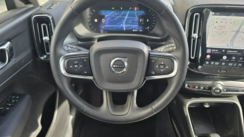VOLVO XC40 -