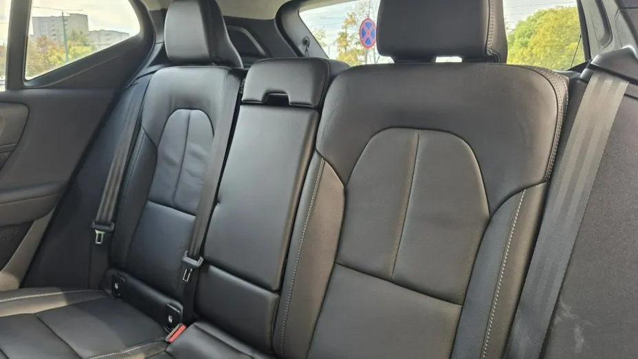 VOLVO XC40 -