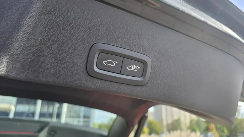 VOLVO XC40 -
