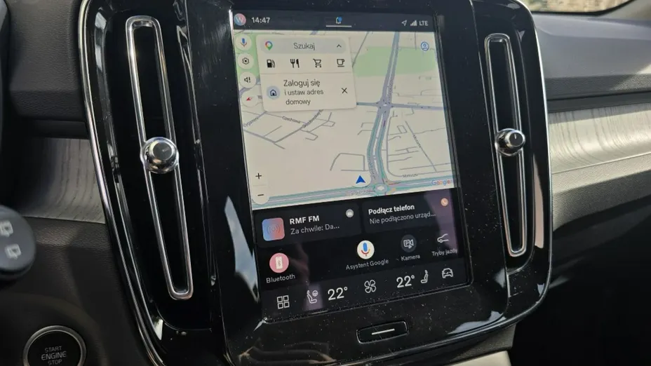 VOLVO XC40 -